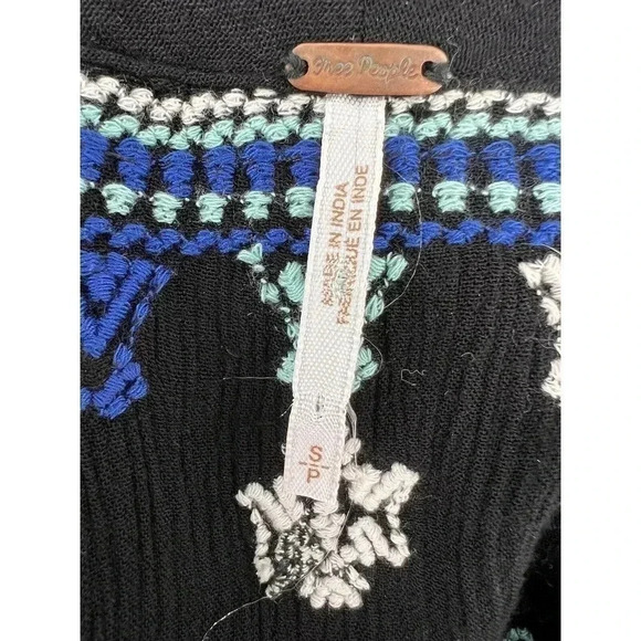 FREE PEOPLE Black Blouse Tunic Embroidered Design A-LINE Boho Style Size Small - Picture 3 of 7